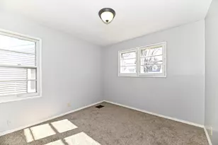 6402 W Bennett Ave, Milwaukee, WI 53219 - Photo 10