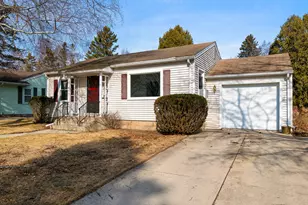 316 E Park View Ln, Manitowoc, WI 54220 - Photo 1