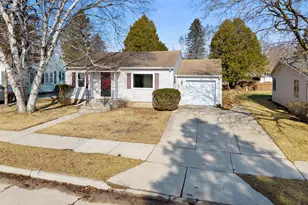 316 E Park View Ln, Manitowoc, WI 54220 - Photo 28