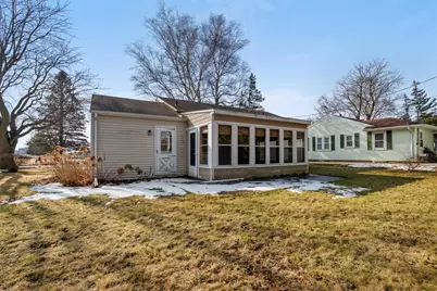 316 E Park View Ln, Manitowoc, WI 54220 - Photo 2