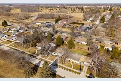 316 E Park View Ln, Manitowoc, WI 54220 - Photo 24