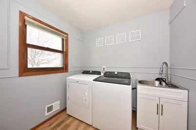 1336  Sumac Ct, Port Washington, WI 53074 - Photo 12