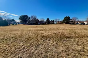 8535 S Amanda Ct, Oak Creek, WI 53154 - Photo 1