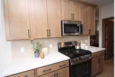 1241  Valley Hill Ln, Racine, WI 53182 - Photo 18