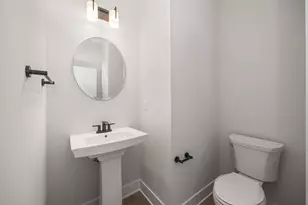 W198N4901 Hickory St, Menomonee Falls, WI 53051 - Photo 14