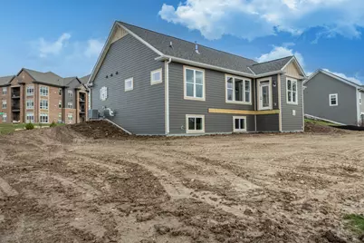 W198N4901  Hickory St, Menomonee Falls, WI 53051 - Photo 4