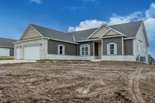 W198N4901 Hickory St, Menomonee Falls, WI 53051 - Photo 2