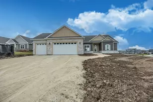 W198N4901 Hickory St, Menomonee Falls, WI 53051 - Photo 32