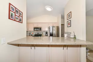 9128 W Elm Ct, Franklin, WI 53132 - Photo 10