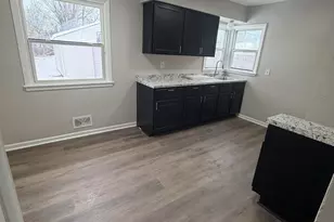 4340 W Eggert Pl., Milwaukee, WI 53218 - Photo 4