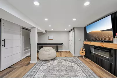 6004  Oriole Ln, Greendale, WI 53129 - Photo 22