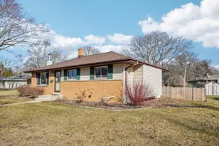 6004 Oriole Ln, Greendale, WI 53129 - Photo 2
