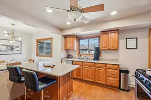 6004 Oriole Ln, Greendale, WI 53129 - Photo 8