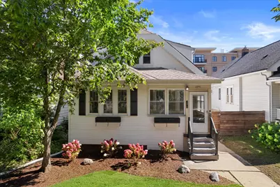 4476 N Bartlett Ave, Shorewood, WI 53211 - Photo 2