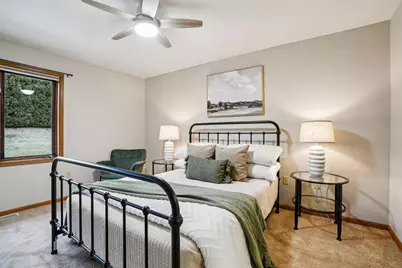 210  Hartford Sq, Hartford, WI 53027 - Photo 10