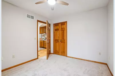 210  Hartford Sq, Hartford, WI 53027 - Photo 16