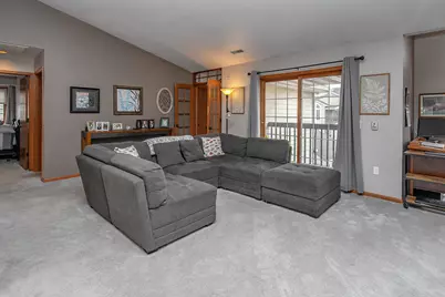 W240N2532 E Parkway Meadow Cir #5, Pewaukee, WI 53072 - Photo 8