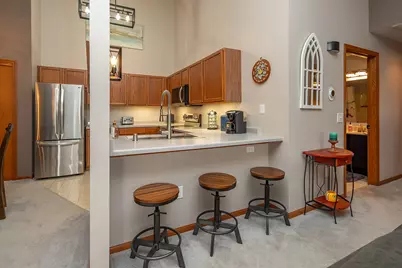 W240N2532 E Parkway Meadow Cir #5, Pewaukee, WI 53072 - Photo 12