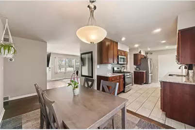 4637 N 101st St, Wauwatosa, WI 53225 - Photo 10