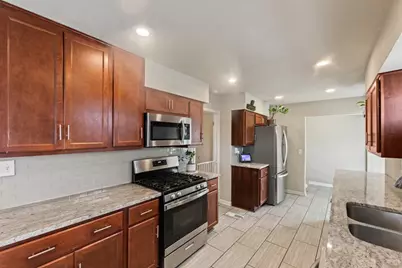 4637 N 101st St, Wauwatosa, WI 53225 - Photo 12