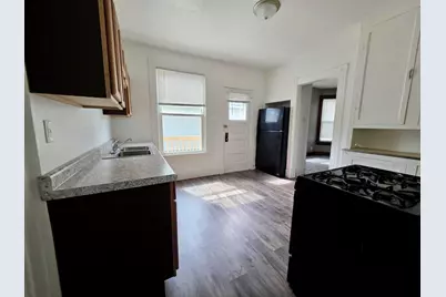 1801 N Wisconsin St #LOWER, Racine, WI 53402 - Photo 4