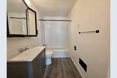 1801 N Wisconsin St #LOWER, Racine, WI 53402 - Photo 8