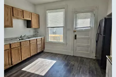 1801 N Wisconsin St #LOWER, Racine, WI 53402 - Photo 4