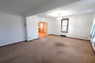 1227 E Kane Pl, Milwaukee, WI 53202 - Photo 2