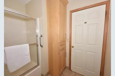 1600 W Green Tree Rd #302, Glendale, WI 53209 - Photo 18