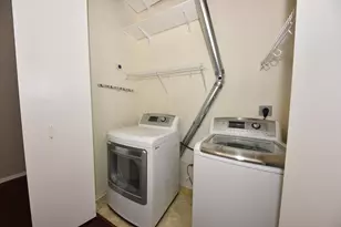 1924 N Hubbard St, Milwaukee, WI 53212 - Photo 8