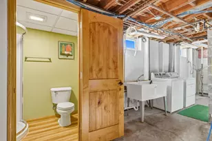 N86W18105 Summit Dr, Menomonee Falls, WI 53051 - Photo 24