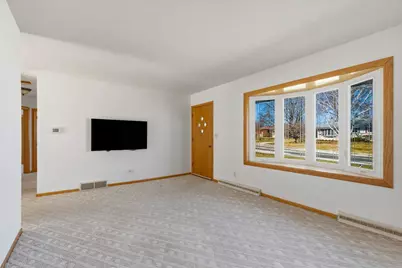 N86W18105  Summit Dr, Menomonee Falls, WI 53051 - Photo 8