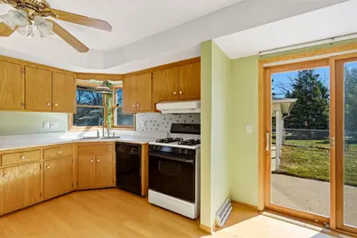 N86W18105  Summit Dr, Menomonee Falls, WI 53051 - Photo 10