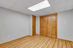 N86W18105 Summit Dr, Menomonee Falls, WI 53051 - Photo 22