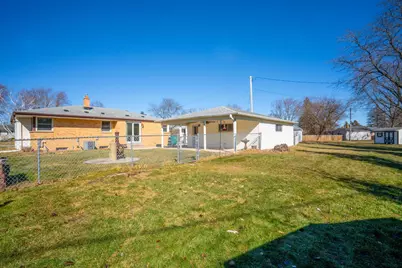 N86W18105  Summit Dr, Menomonee Falls, WI 53051 - Photo 28