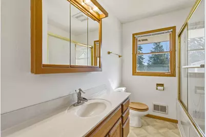 N86W18105  Summit Dr, Menomonee Falls, WI 53051 - Photo 18