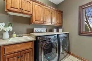 1810 E Bristlecone Dr, Hartland, WI 53029 - Photo 58