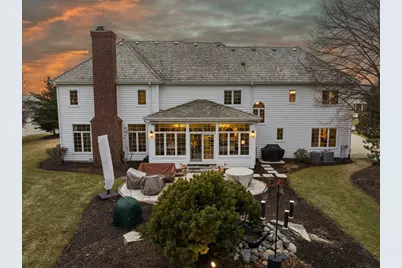 1810 E Bristlecone Dr, Hartland, WI 53029 - Photo 96