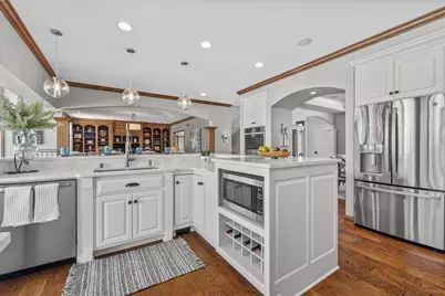 1810 E Bristlecone Dr, Hartland, WI 53029 - Photo 16