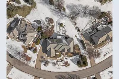 1810 E Bristlecone Dr, Hartland, WI 53029 - Photo 94