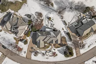 1810 E Bristlecone Dr, Hartland, WI 53029 - Photo 94