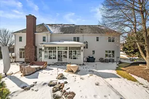 1810 E Bristlecone Dr, Hartland, WI 53029 - Photo 88