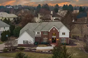 1810 E Bristlecone Dr, Hartland, WI 53029 - Photo 98