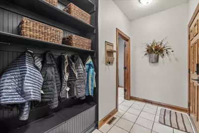 1810 E Bristlecone Dr, Hartland, WI 53029 - Photo 56