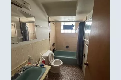 8922 W Villard Ave, Milwaukee, WI 53225 - Photo 8