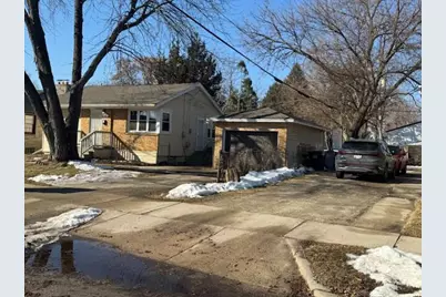 5121 N 47th St #mile, Milwaukee, WI 53218 - Photo 2