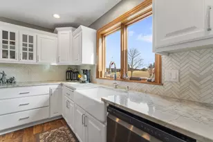 3219 Old Hickory Pl, West Bend, WI 53095 - Photo 14