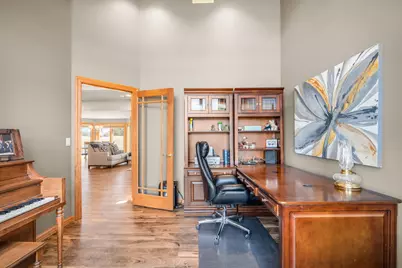 3219  Old Hickory Pl, West Bend, WI 53095 - Photo 6