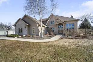 3219 Old Hickory Pl, West Bend, WI 53095 - Photo 1