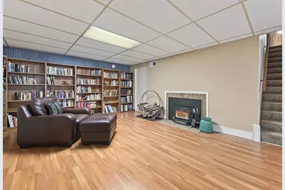 2441 N 97th St, Wauwatosa, WI 53226 - Photo 24